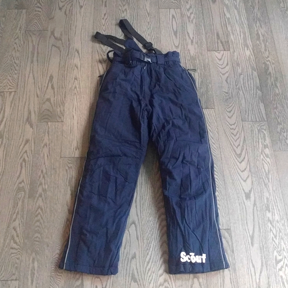 New snow pants by Scout🍀